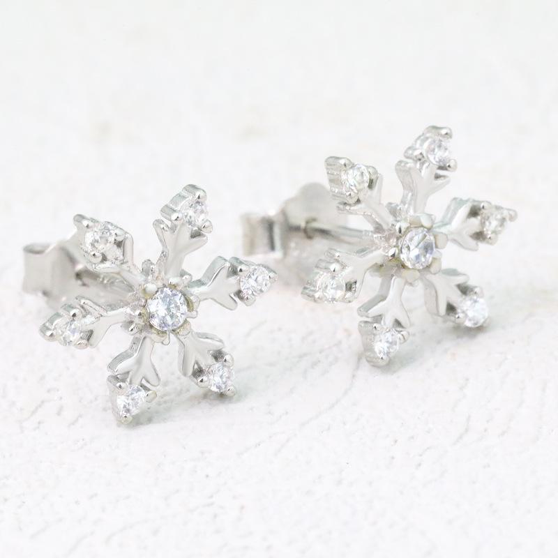 European & American S925 Silver Plated Snowflake Flower Stud Earrings for Women - Romantic & Sweet Christmas Fashion.