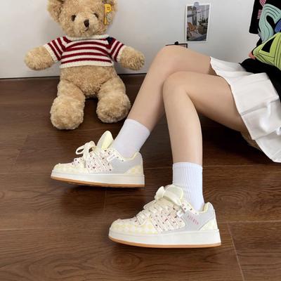 Niche Cranberry Color Scheme Bread Shoes Women Ins Tide 2025 Autumn New Versatile Student Sports and Leisure Board Shoes