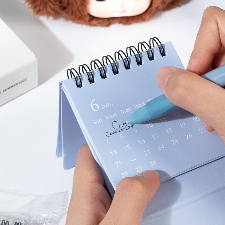 1pcs Mini Desk Calendars Pocket Calendar Standing Flip Steel Coil Yearly Daily Schedule Business Plan