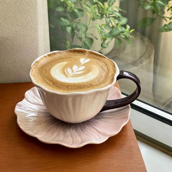 Tabaklı Seramik Çay Fincanları, Kadınlar İçin 300ml Çiçekli Latte Kupaları, Zarif Kahve Kupası, Mikrodalga Bulaşık Makinesi Güvenli Sıcak İçecek Kupası