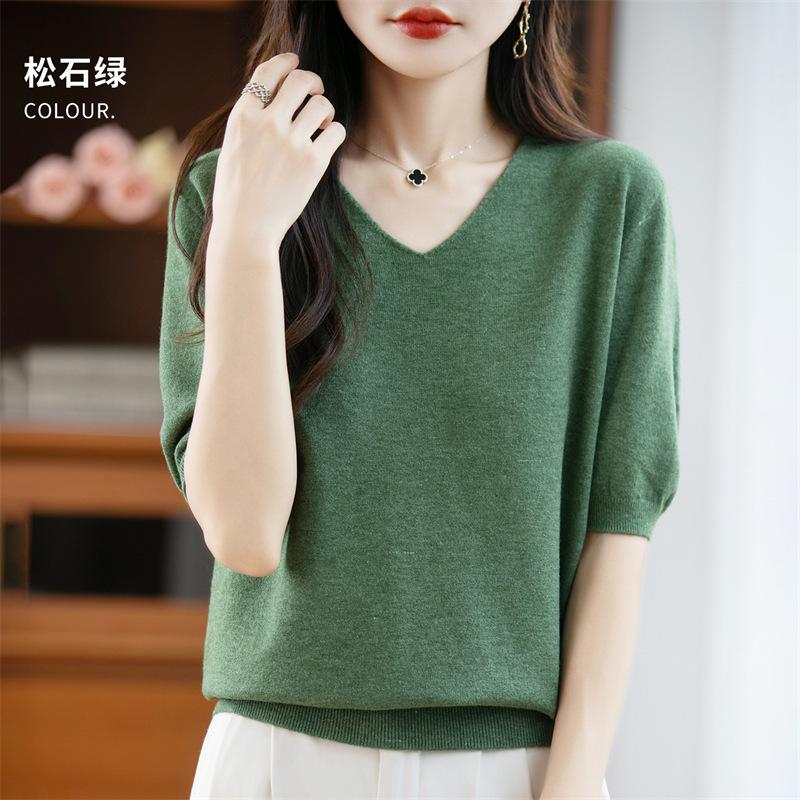 Knitted Short-sleeved T-shirt for Women A Thin V-neck Half-sleeve Top for Summer and Autumn