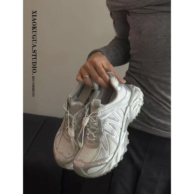 

Платформенные кроссовки «папины кроссовки» женские 2025 новая летняя сетчатая дышащая повседневная спортивная обувь легкая обувь для ходьбы и хайкинга 36 серебряный