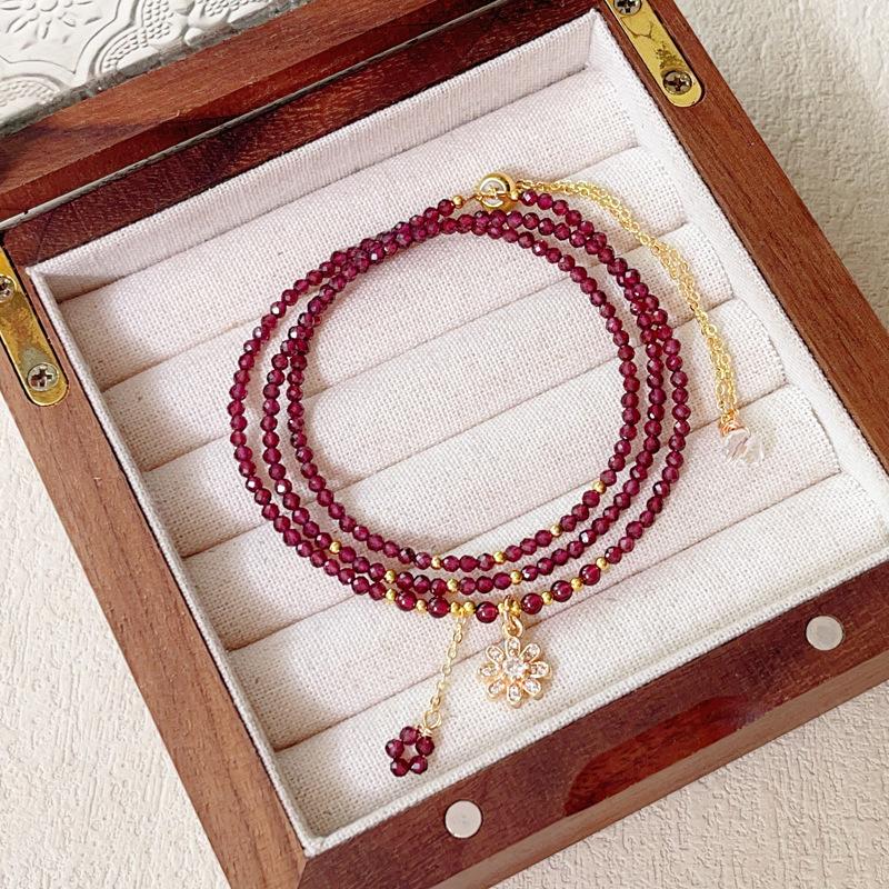 Burgundy garnet multi-layer three-circle bracelet bracelet bracelet, adjustable.