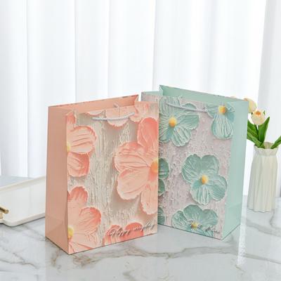 12pcs/lot Gift Bag Creative Oil Painting Portable Gift Bag Holiday Gifts Kraft Paper Gift Bag New Year Gift Bag for Students