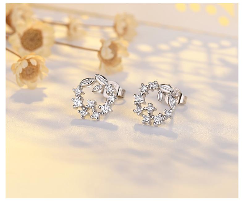 Modische Blattgirlanden Zirkon Ohrringe Schlichte Mini Kunst Stil Kleine Ohrringe für Frauen