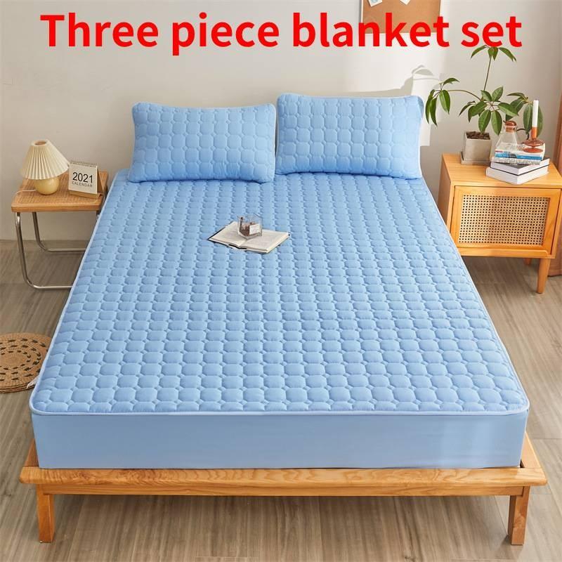 Moderne, vereinfachte Bettdecke mit Baumwollfüllung und rutschfesten Rändern für das Bett