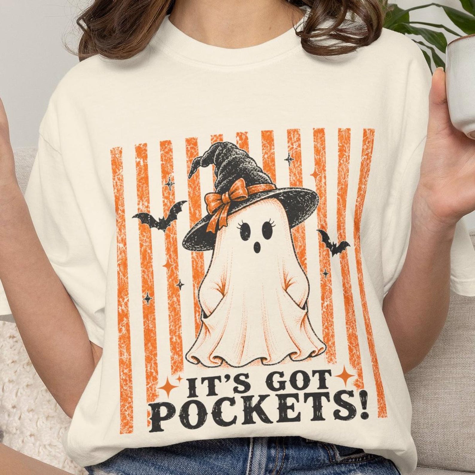 Cute Girly Ghost Tshirt, Womens Halloween Witch Tee, Its Got Pockets Funny Ghost Graphic T-Shirt, Witchy Halloween Shirt L