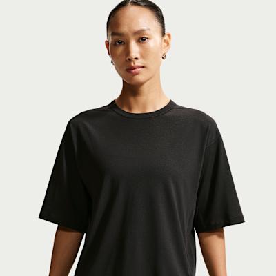 Nike T Shirts Women s Black Crew Neck Moderate S