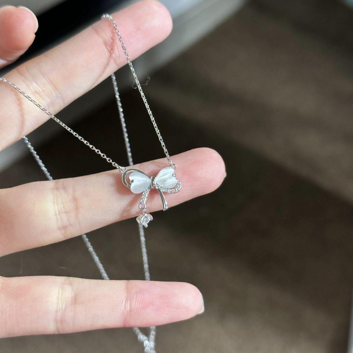 Female Heart-shaped Collarbone Bow Necklace