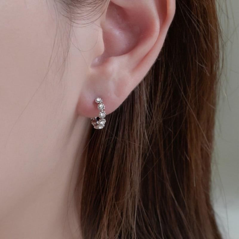 

Primaute Flower Cubic Earring SILVER(PRE429-WH)