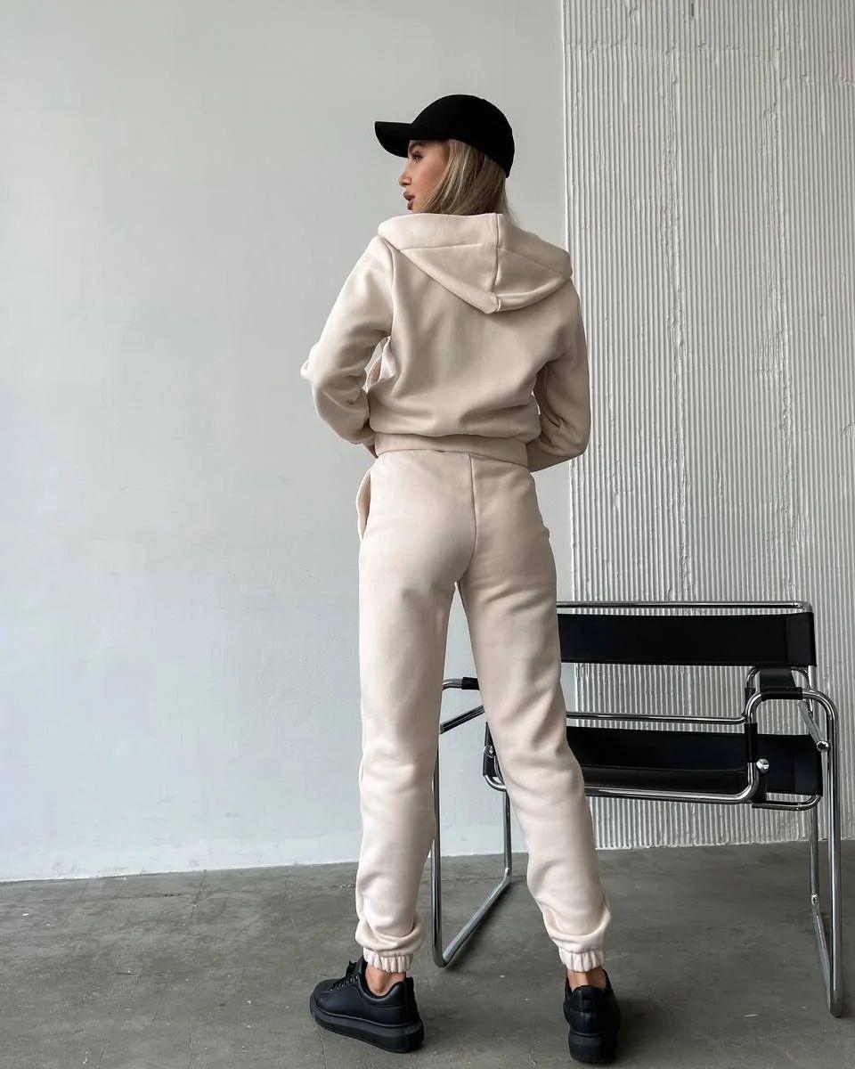 

European-American Fleece-Lined Hooded Sweatshirt and Pants Set for Women - Autumn/Winter Medium