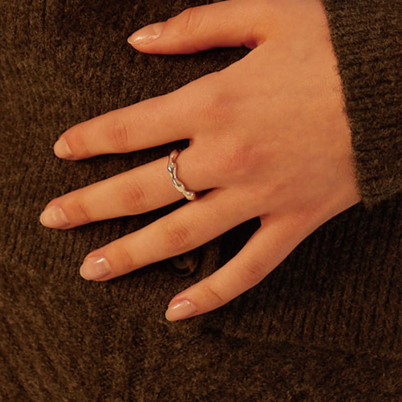 

BOLDIERE R11 [The Light of 6:17pm] gold