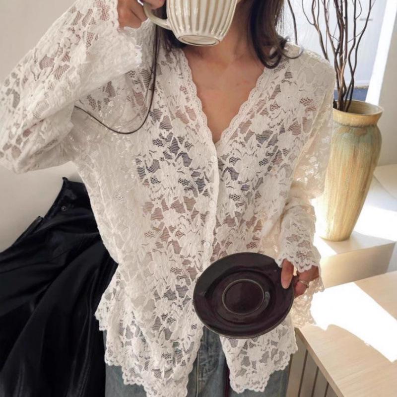 

Приталенный кружевной топ сладко-острый для ранней осени One Size белый