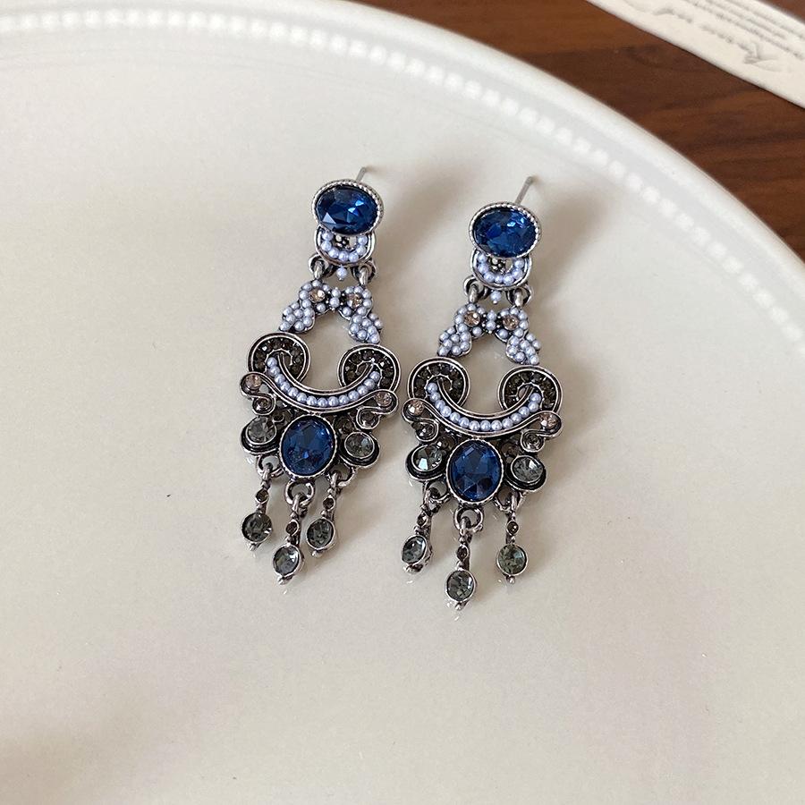 Silver needle diamond oval pearl fringed earrings retro court style stud earrings women's fashion earrings design sense niche