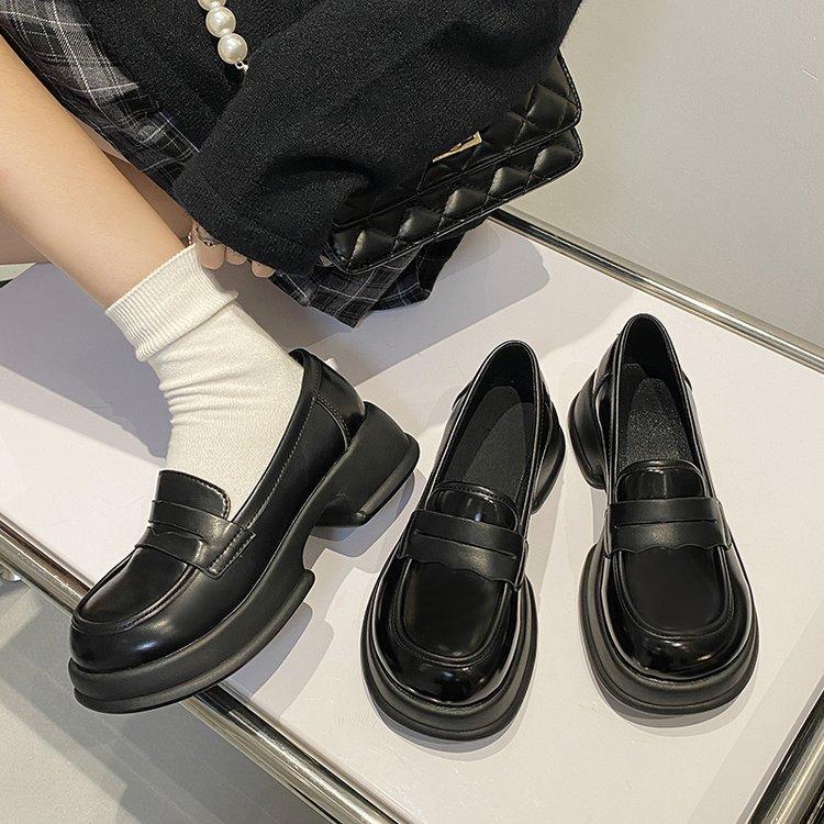 Simple is not simple, simple and generous, casual single shoes, comfortable and stylish, versatile! Fang heel PUPU