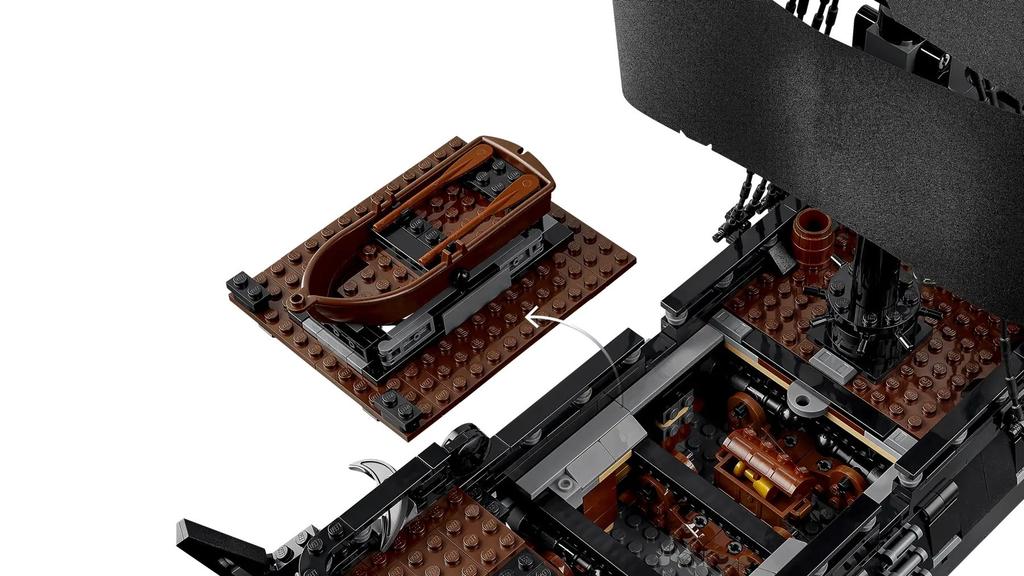 LEGO Icons 10365 - Captain Jack Sparrow's Pirate Ship