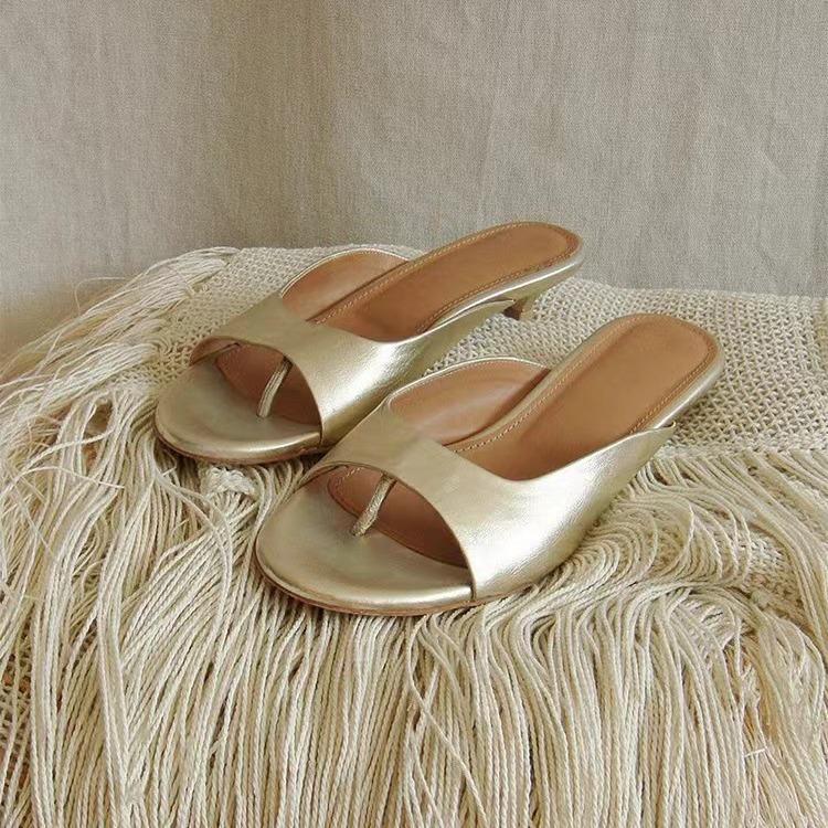 

Leather Korean version temperament pinched feet stiletto cat heel sandals women s summer new round head open toe low heel outer wear cool slippers 40