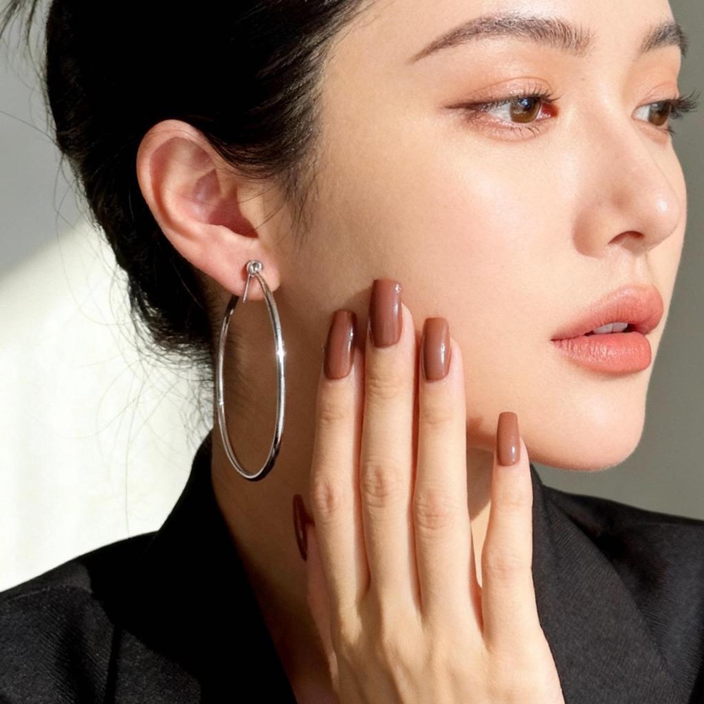 Y2K Millennium Silver Tone Hoop Ear Clips for Women - Cool, No Piercing, Large Round Earrings, European-American Style Aesthetic