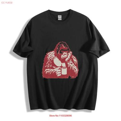 Gorilla Holding Cup T Shirt Vintage Washed Graphic Homme Comfortable Slightly Streetwear Soft Top For Everyday Wear Casual