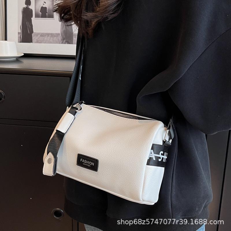 French Niche Design Bag Women's Bag 2025 New Spring and Summer Soft Surface Shoulder Messenger Bag Versatile Casual Pillow Bag