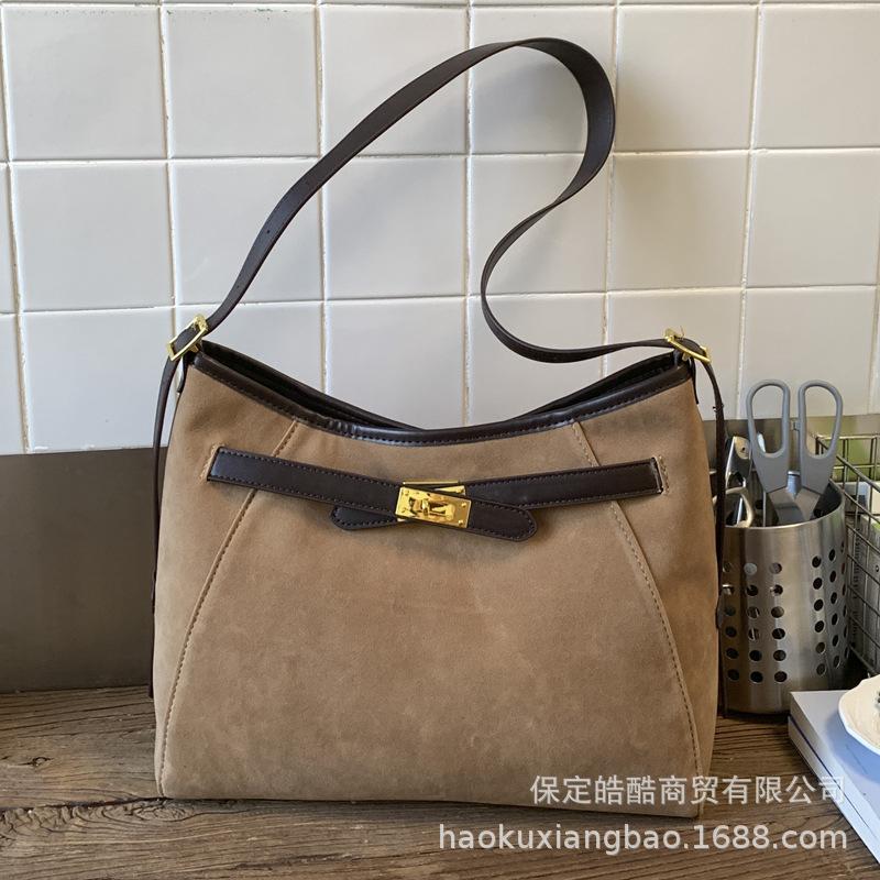 Casual retro suede bag women's 2025 new commuter versatile messenger bag fashionable and simple shoulder bucket bag