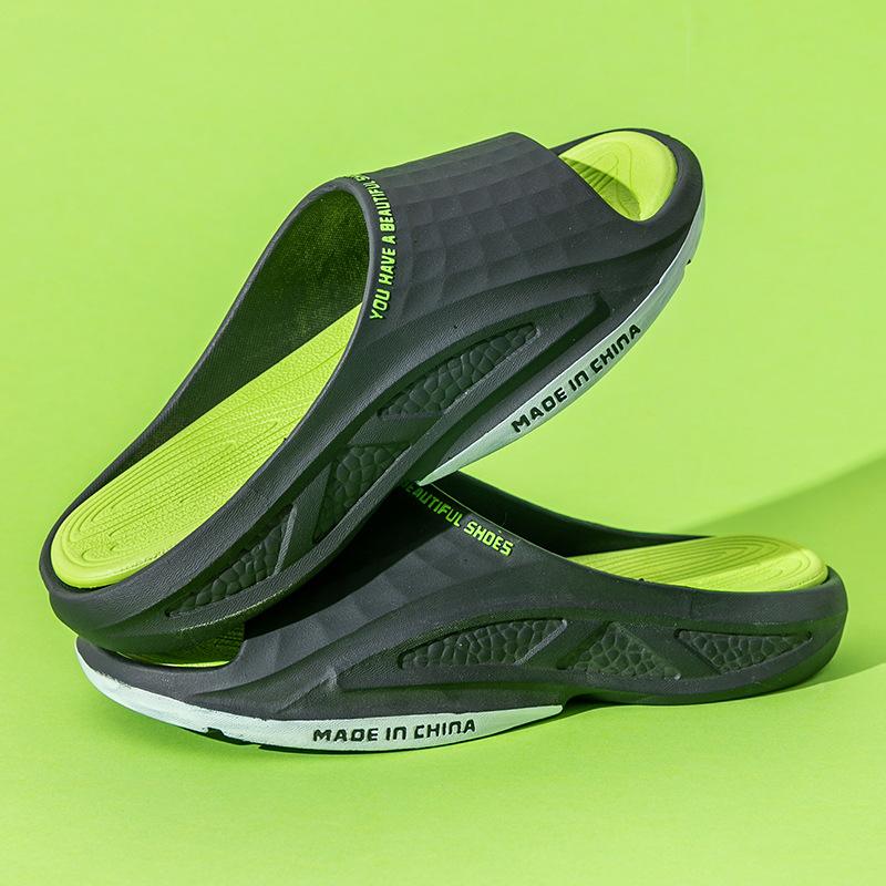 Men Summer Slippers Thick Sole 2024 New Arrival Super Soft Indoor Outdoor Non-Slip Slides Boys Girls Sandals Beach Slippers Men