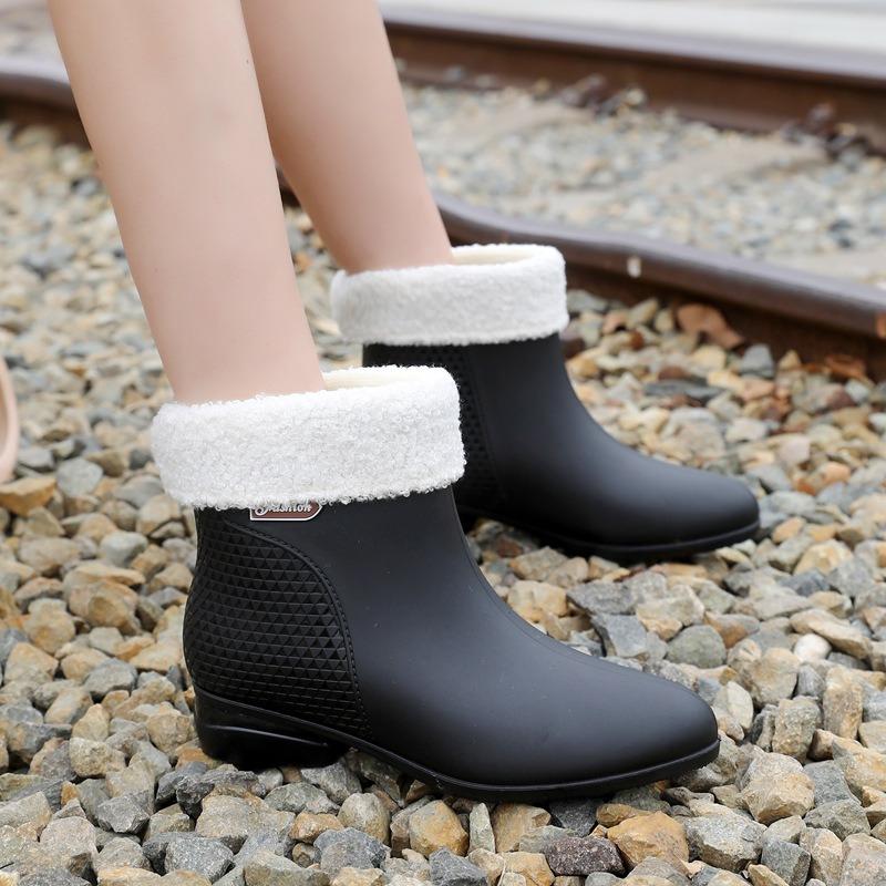 Fashion Rain Shoes Women's New Adult Outer Wear Rain Boots Work Non-slip Kitchen Rubber Shoes Medium Tube Water Shoes