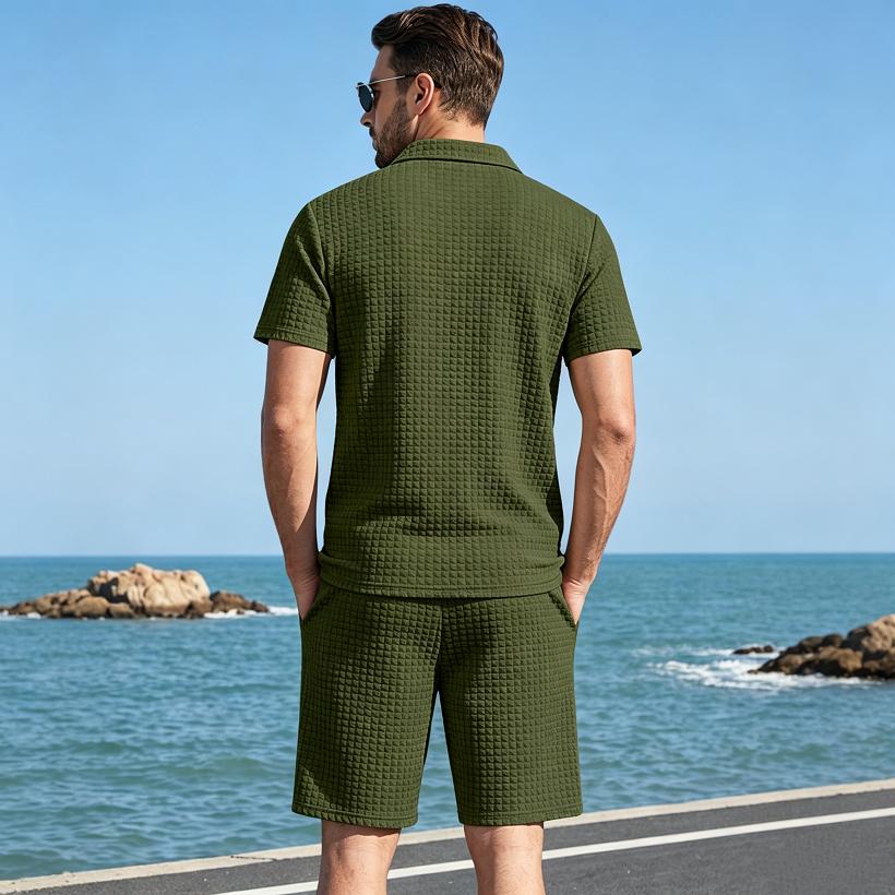 Men's Summer American Style Small Checkered Casual Set, Loose and Breathable Short Sleeve Top and Shorts Two-Piece Outfit