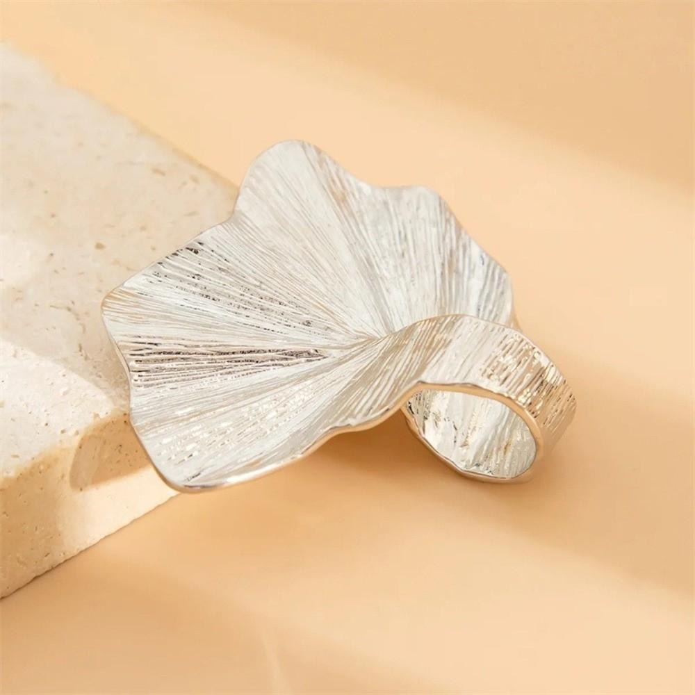 Three-dimensional Texture Ginkgo Leaf Ring Pleated Design Fan-Shaped Ring Metal Joint Ring  Daily