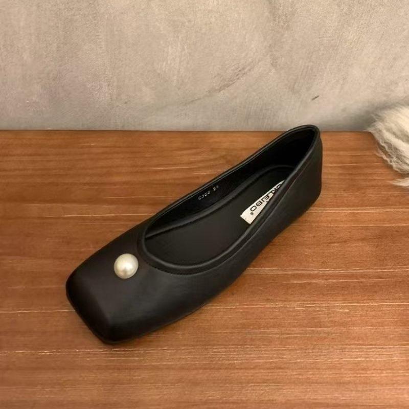 Fashion Women's Fashion Flat Shoes Spring New Square Head Shallow Mouth Pearl Soft Sole Delivery Wear-resistant Single Shoes