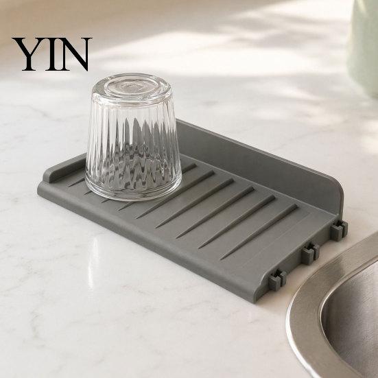 Non-slip Draining Mat Silicone Kitchen Sink Faucet Mat, Foldable Splash Guard with Suction Cup, 5 Degrees Slope Countertop Water for Bathroom Cups