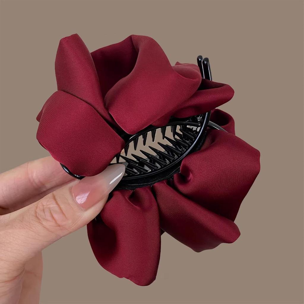 Elegant Satin Pleated Hair Clip: Enhances Volume for Ponytails & Buns, Stylish New Hair Accessory for Women