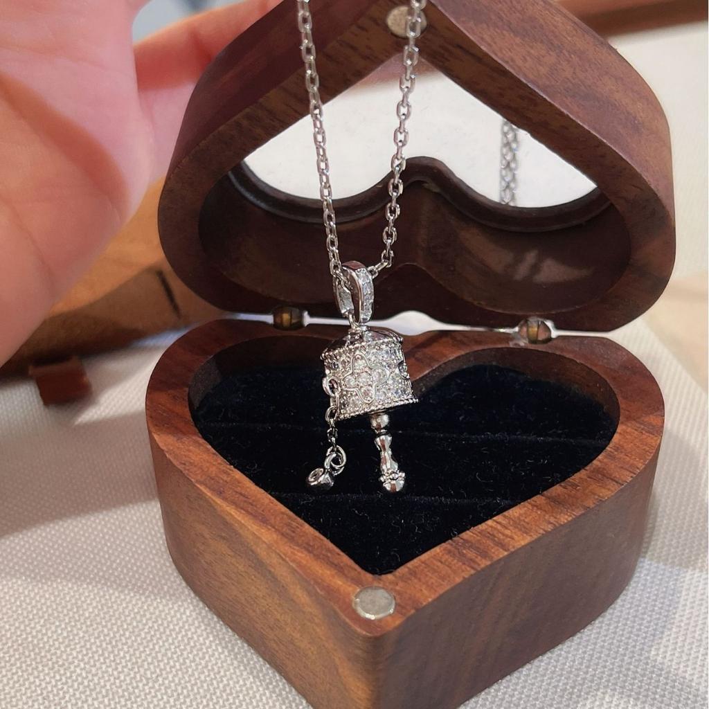 Turn Gold Tube Four-Leaf Flower Collarbone Chain High-End Niche Design Sense Rotatable Necklace