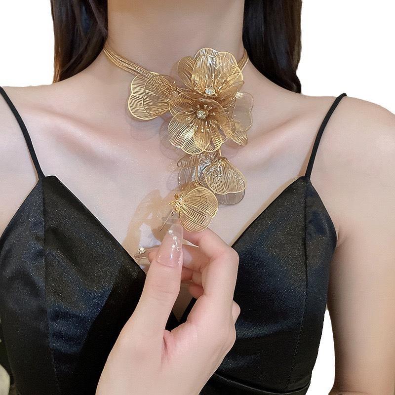 2024 Golden Flower Retro Bridal Dangle Earrings: Exquisite Chinese Style for Summer