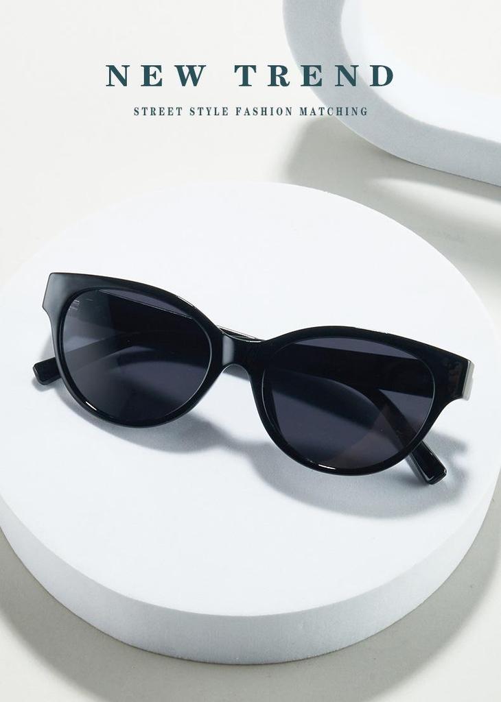 Women's Cat Eye Sunglasses - Stylish, UV Protective, Personalized Design