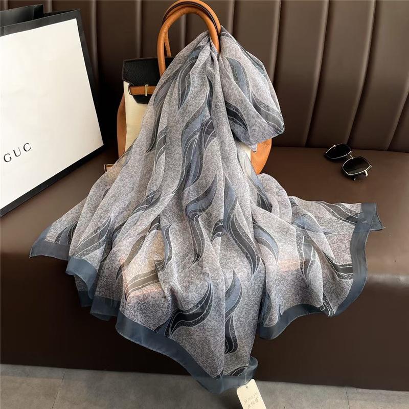 New Silk Beach Stoles Women Hijab Scarf Sunscreen Shawl Wraps Ladies Scarves Foulard Beach Stoles Female Bandana Echarpe