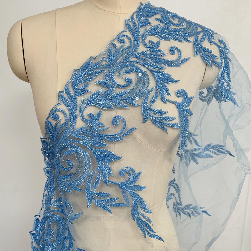 

Вышитое бисером кружево, свадебное платье, фата и детский головной убор своими руками