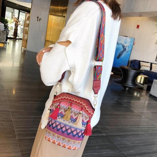 Boho Crossbody Bag with Tassel Retro Ethnic Crossbody Purse with Adjustable Strap Fringed Colorful Shoulder Bag for Women Holiday Street