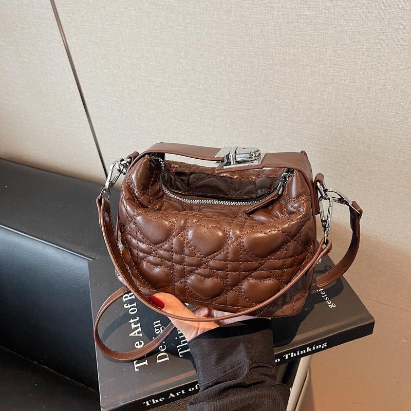 

Сумки женские осень и зима новые 2025 женские сумки модные сумки-ведра универсальные высококлассные изысканные на плечо кроссбоди 17*11*11 темно-коричневого