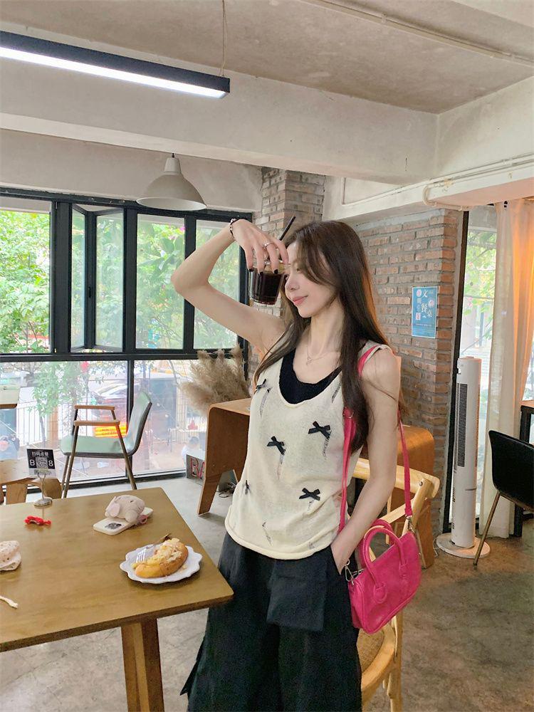 Women's Color-Block Bow Top: Slim Fit Summer Knit with Rolled Hem and Ripped Design