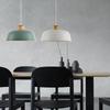 Moderner kleiner Kronleuchter mit mehreren Köpfen im dänischen Designerstil für Macaron-Restaurants und Milchtee-Läden – kreative und individuelle Dekoration.