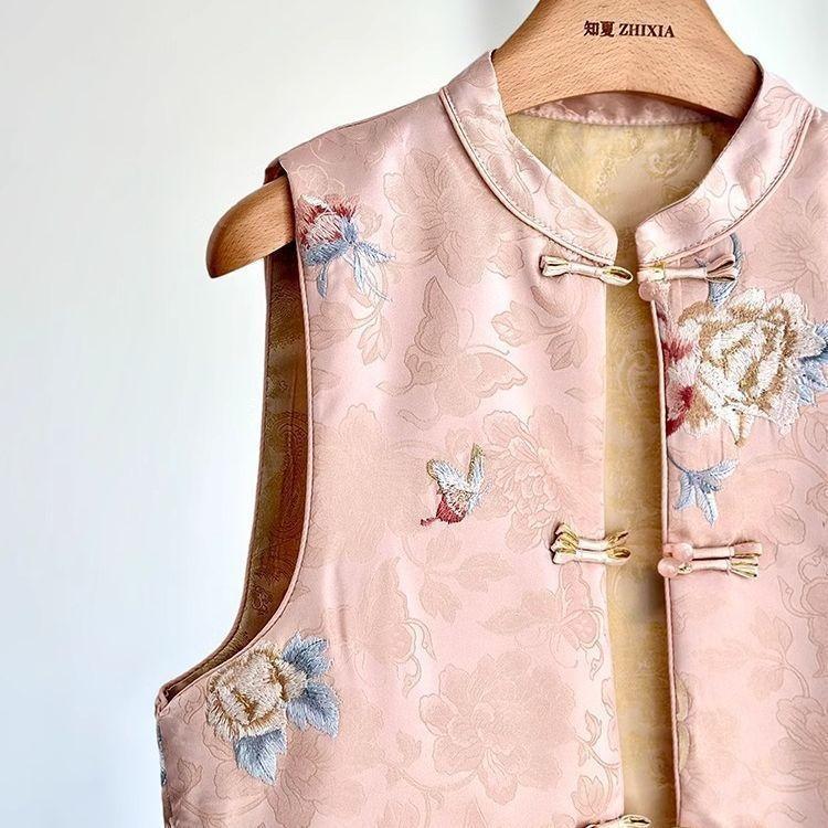 Spring and Autumn retro style buckle outer wear vest pink vest year embroidery improved women