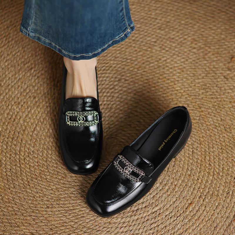 New four-season women's single shoes fashion mid-heel loafers non-slip beef tendon soles black large size shoes square heel sheepskin women's shoes