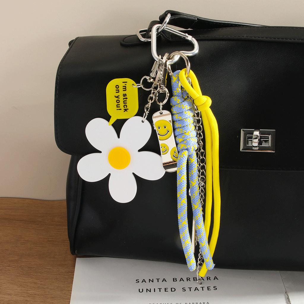 Small Daisy Flower Keychain With Letter Pendant For Bag Decor