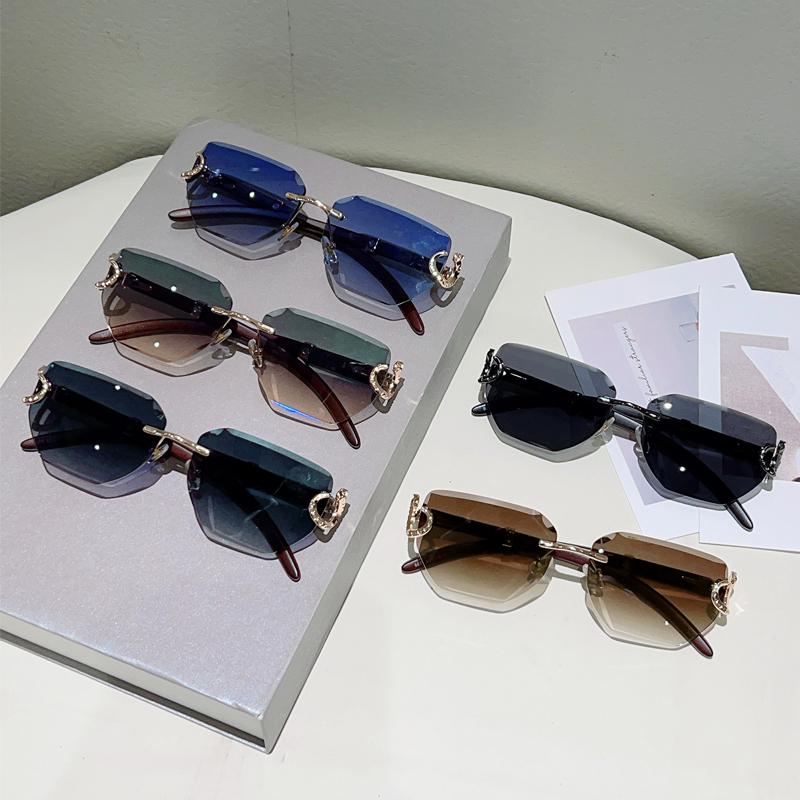 Rimless Vintage Sunglasses  Mew Fashion Gradient Luxury Brand Design Shades Women Trendy Stylish Decor Sun Glasses