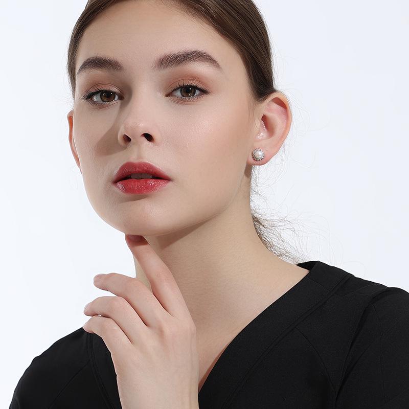 Sunflower Freshwater Pearl Stud Earrings, 925 Sterling Silver, Minimalist Design for Autumn/Winter, High-End Luxury for Women.