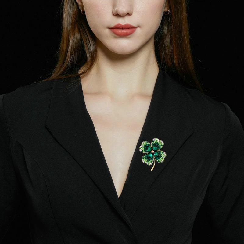 Wenyi Fan Four-leaf Clover Brooch Feminine Corsage Temperament Suit Pin New Gifts