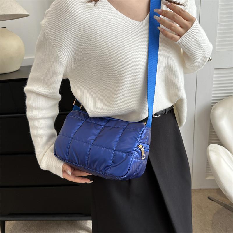 Fashionable Quilted Stitch Large Capacity Cotton Shoulder Bag For Women