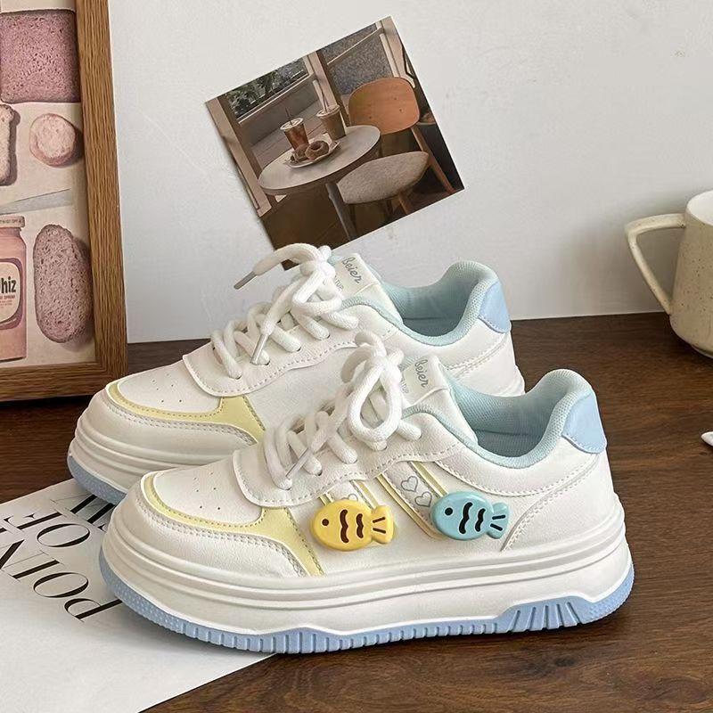 Original explosive change niche bread shoes women's 2025 spring new thick-soled small fish versatile trend board shoes little white shoes women