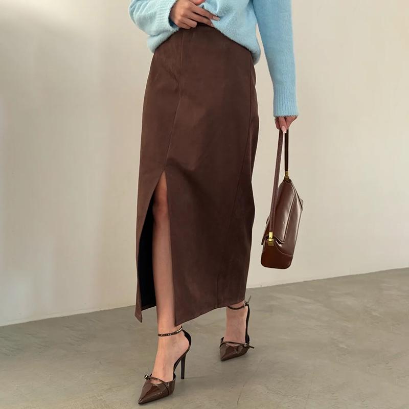 Suede Skirt Women 2026 Spring Faux Suede Leather Regular Fit Pencil Skirts Retro High Waist Commuting Vintage Long Skirt Femme